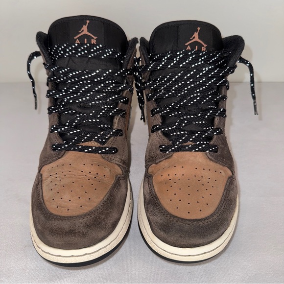 jordan 1 mid chocolate